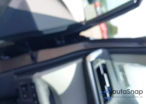 2024 Toyota Sienna Xle z USA, uszkodzony, nr VIN 5TDJRKEC6RS204711